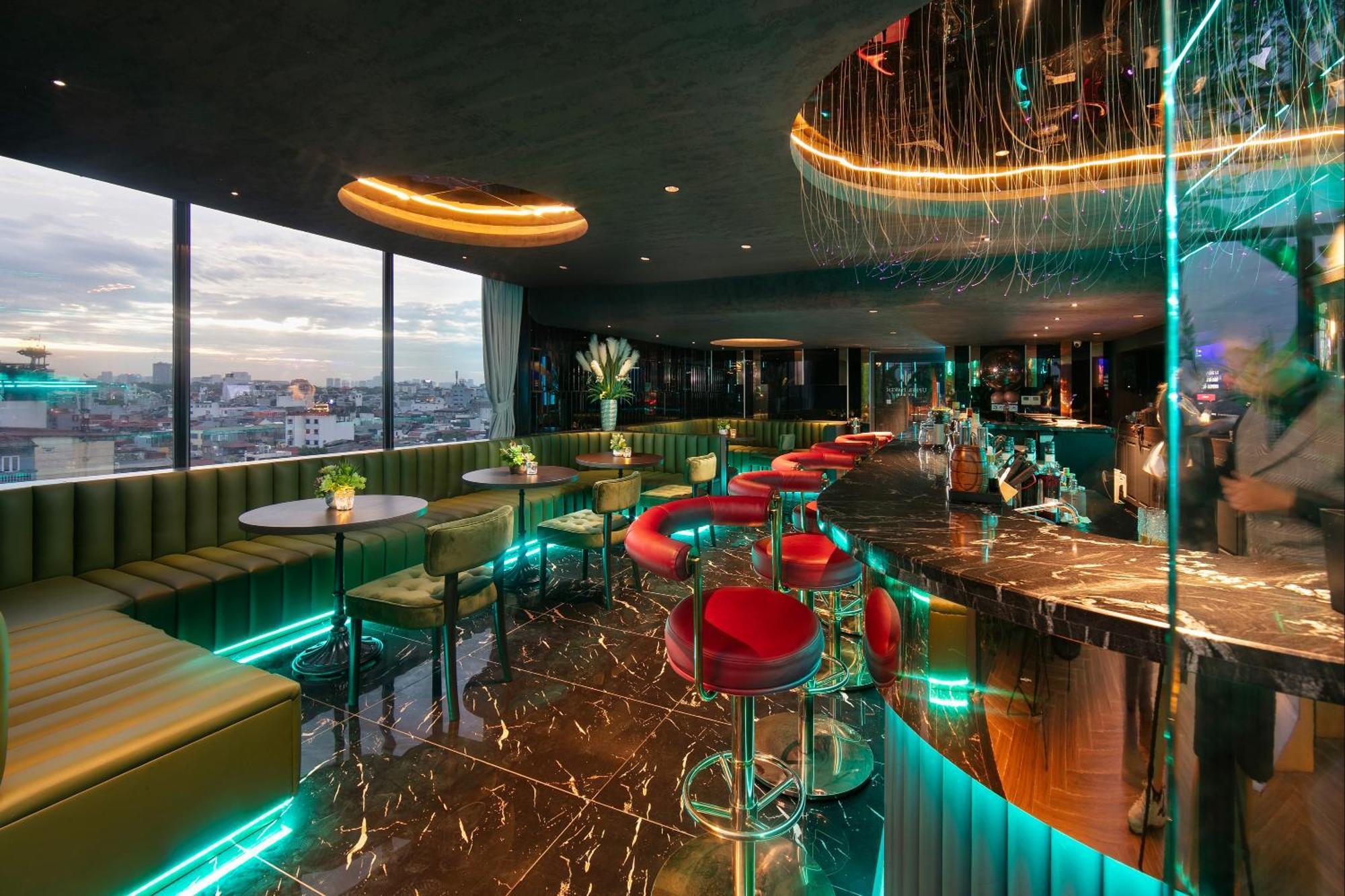 May De Ville Crown Hotel Hanoi Dış mekan fotoğraf Sky Bar