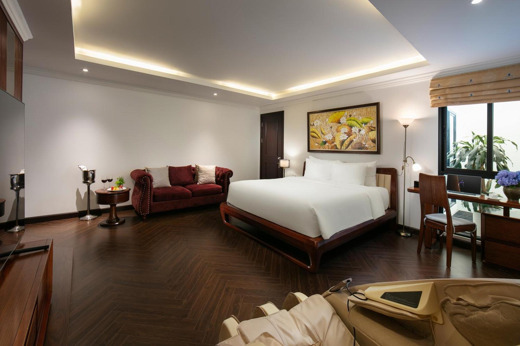 May De Ville Crown Hotel Hanoi Dış mekan fotoğraf Deluxe Suite