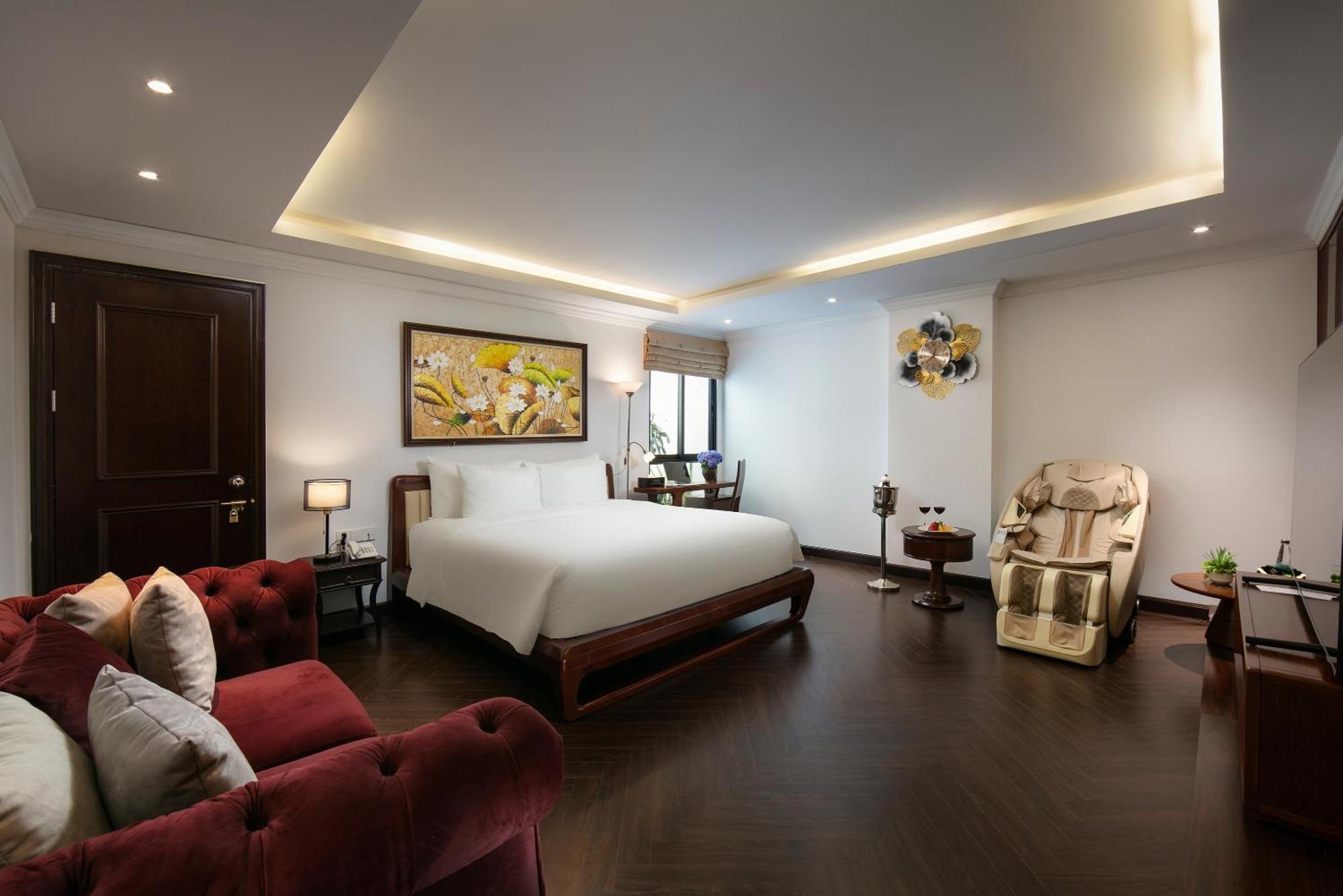 May De Ville Crown Hotel Hanoi Dış mekan fotoğraf A suite at the hotel