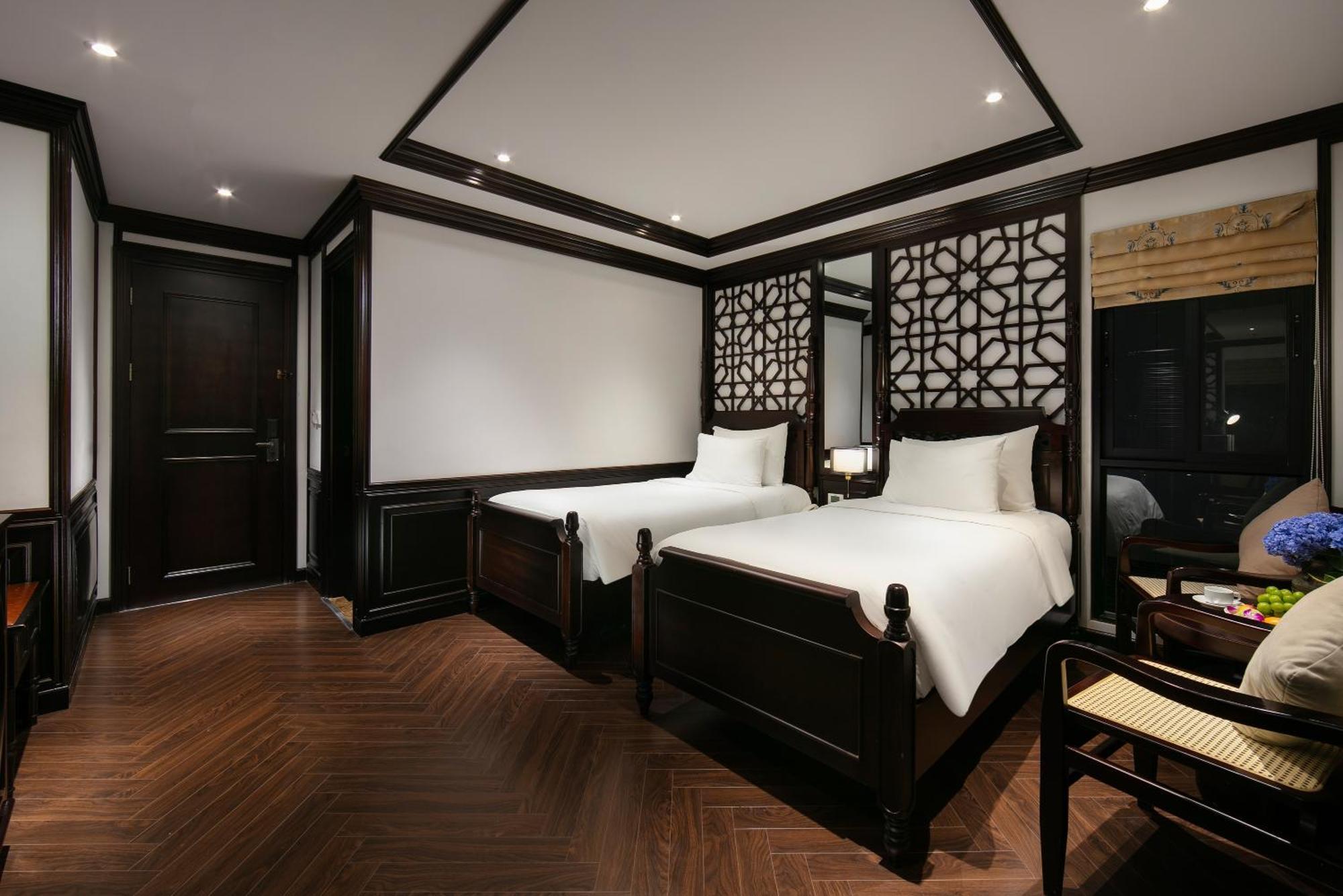 May De Ville Crown Hotel Hanoi Dış mekan fotoğraf Deluxe twin room