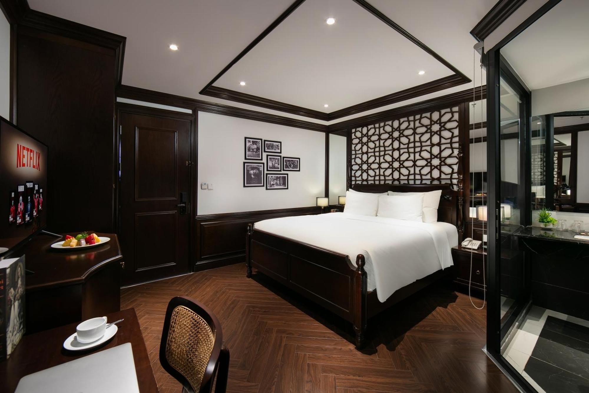 May De Ville Crown Hotel Hanoi Dış mekan fotoğraf Deluxe Suite