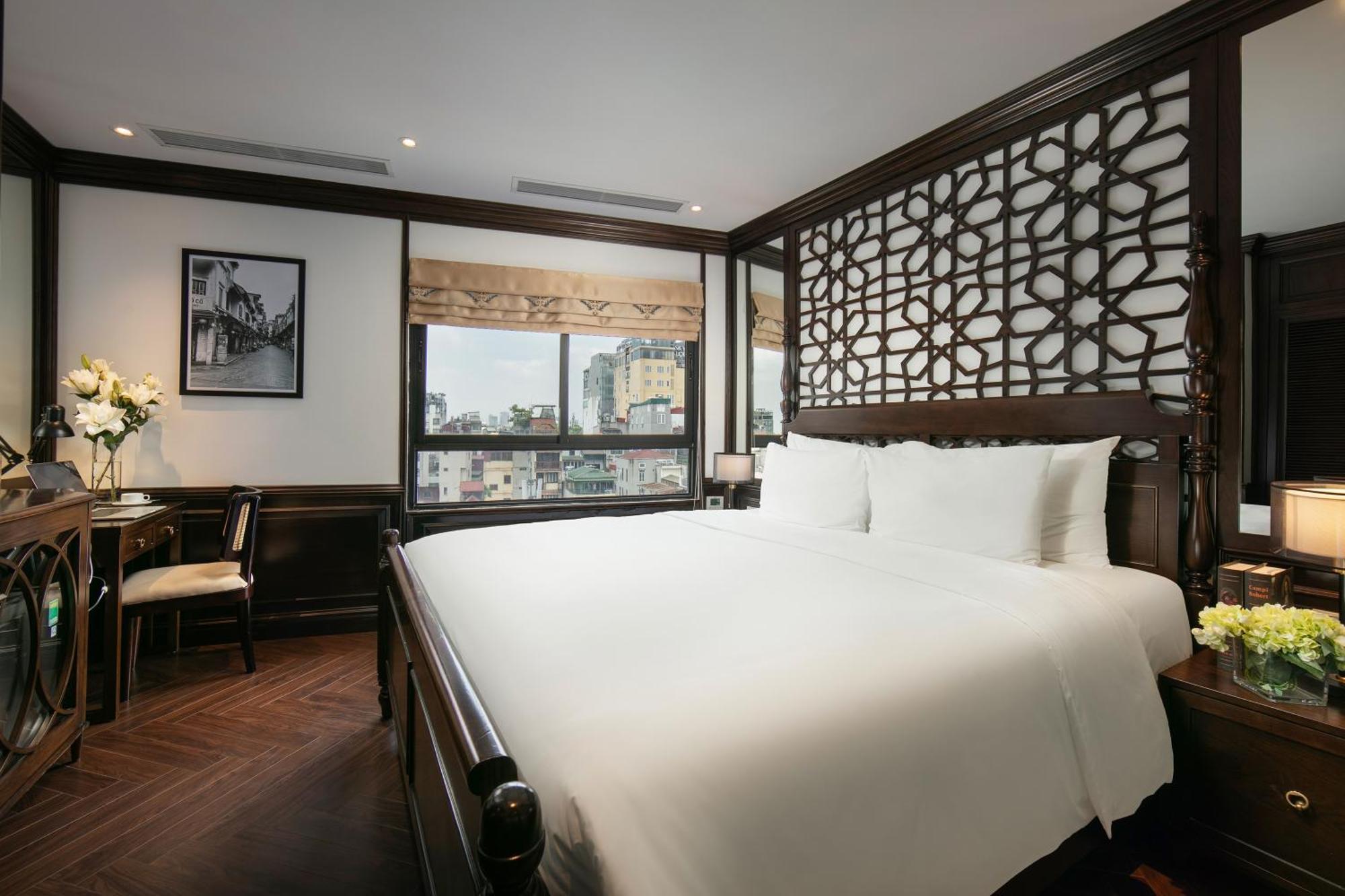 May De Ville Crown Hotel Hanoi Dış mekan fotoğraf Deluxe Suite