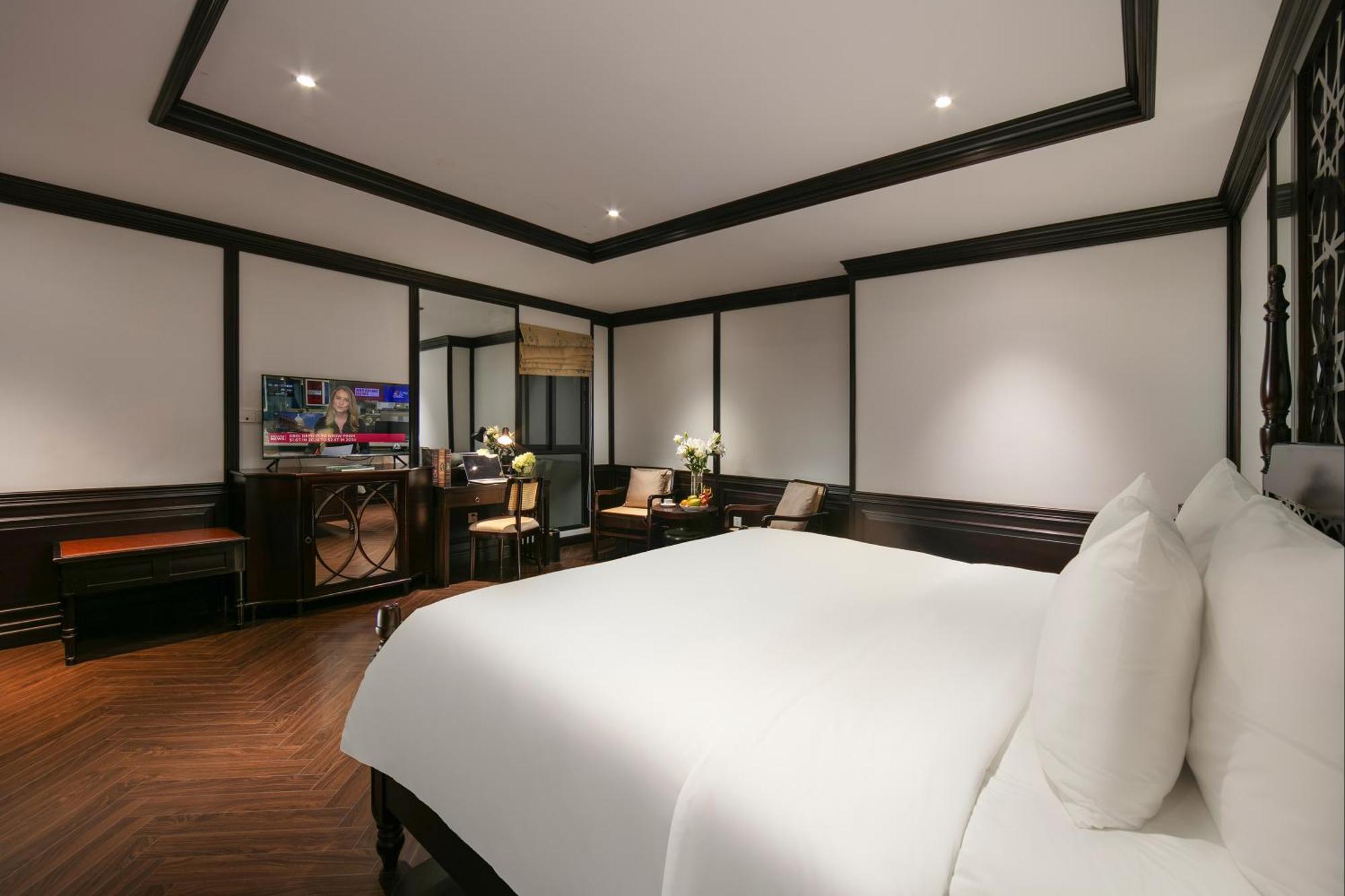 May De Ville Crown Hotel Hanoi Dış mekan fotoğraf Deluxe Room