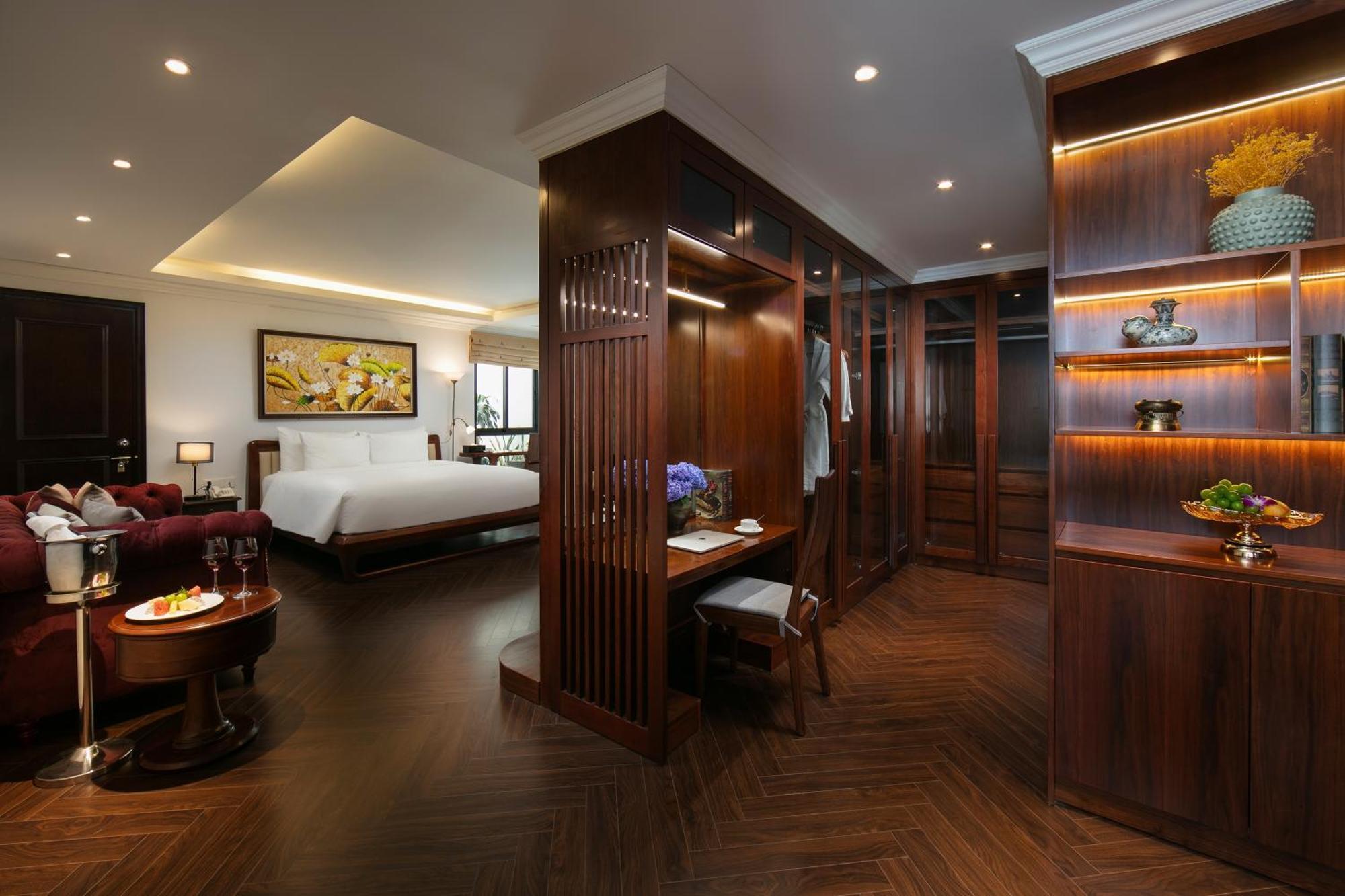 May De Ville Crown Hotel Hanoi Dış mekan fotoğraf Deluxe Suite