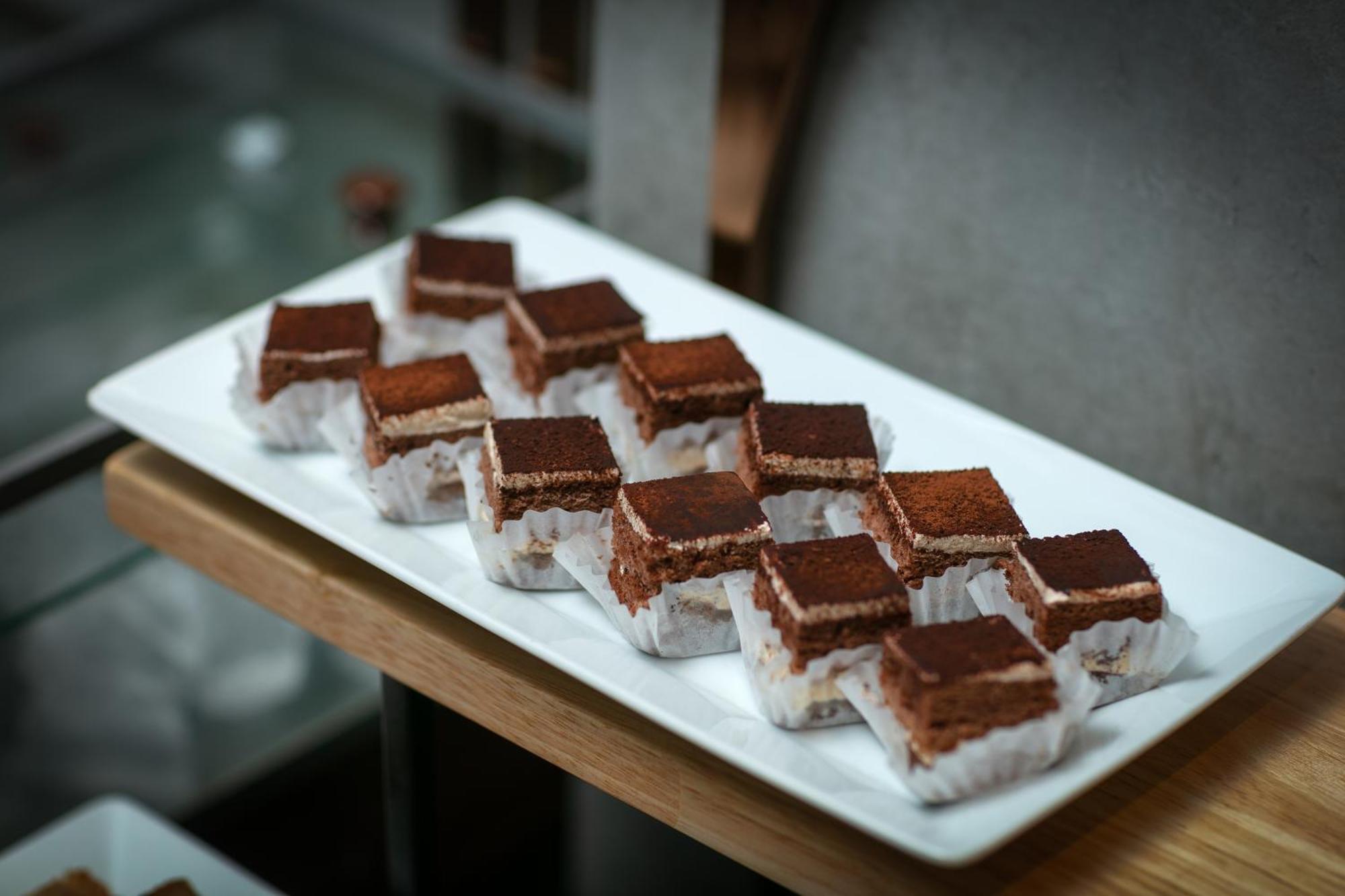 May De Ville Crown Hotel Hanoi Dış mekan fotoğraf Tiramisu