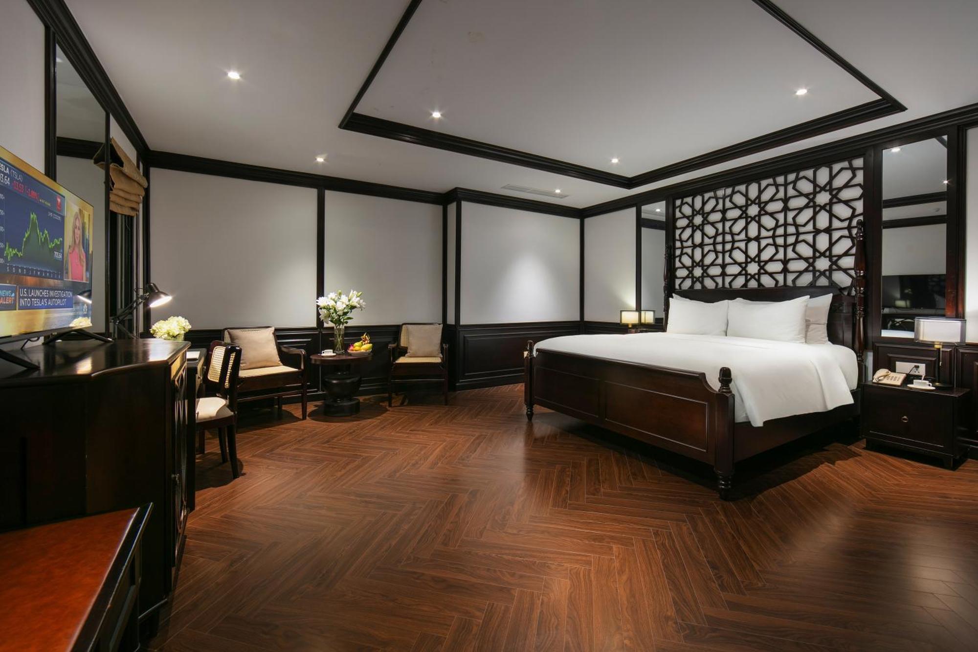May De Ville Crown Hotel Hanoi Dış mekan fotoğraf Suite