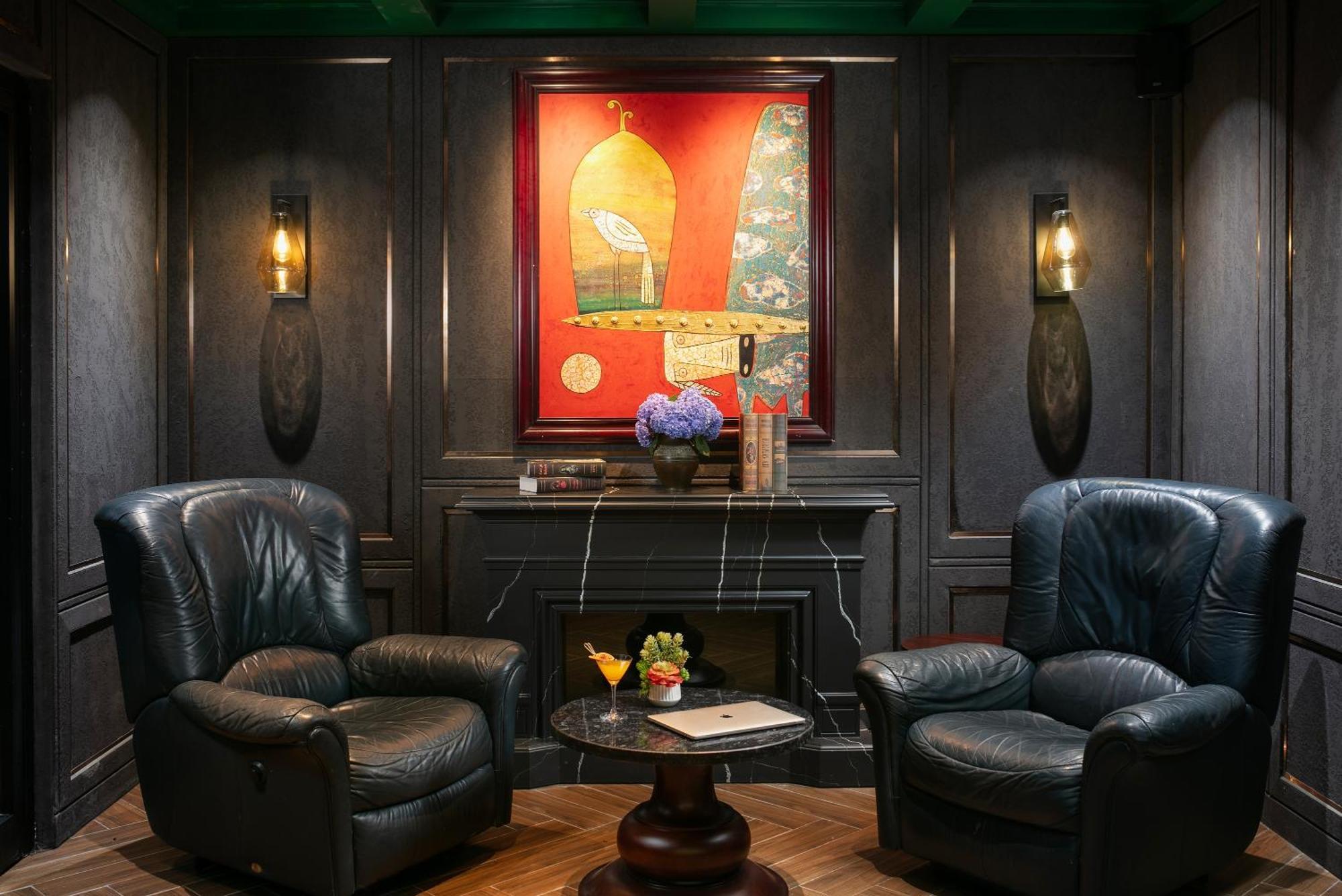 May De Ville Crown Hotel Hanoi Dış mekan fotoğraf The Green Room