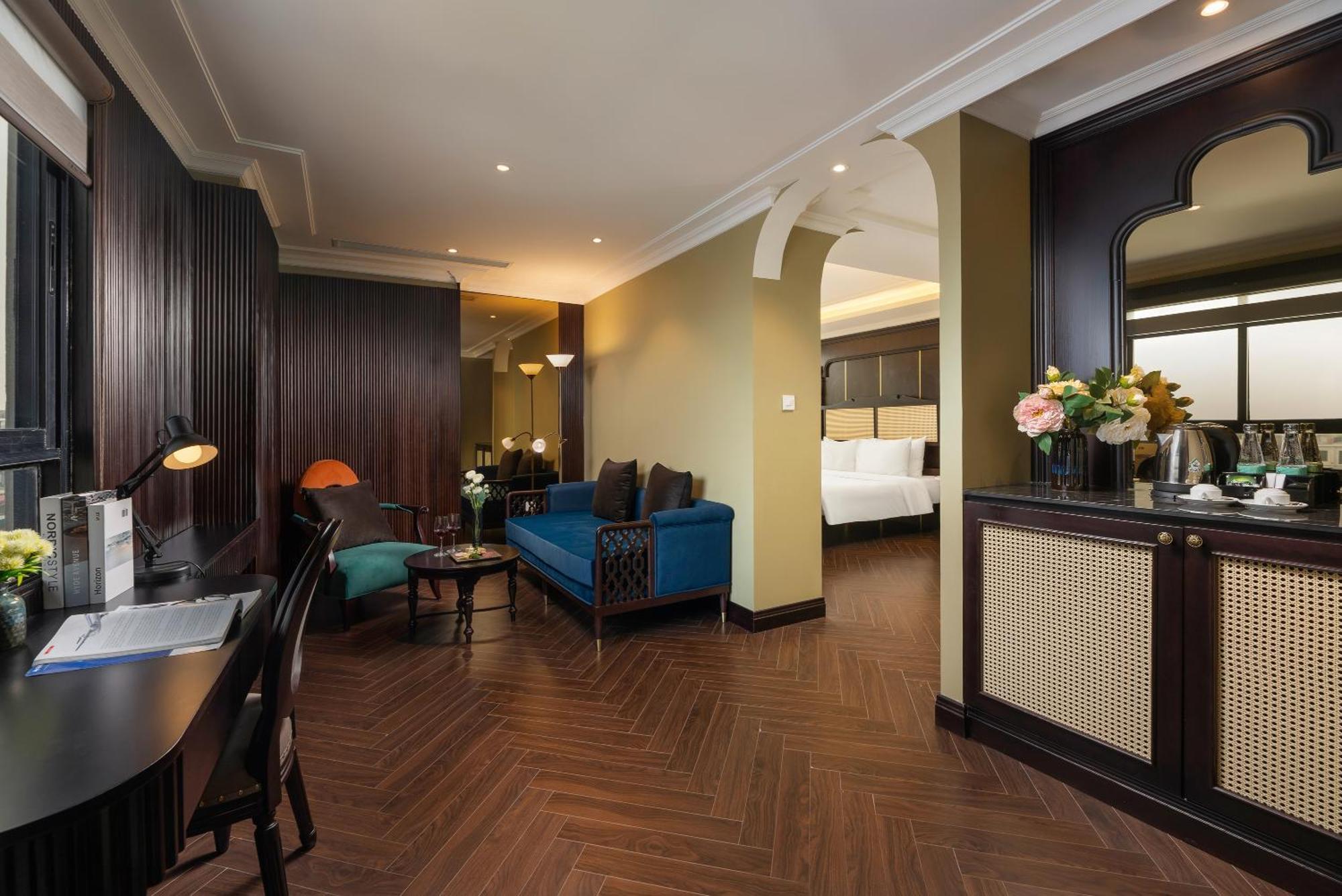 May De Ville Crown Hotel Hanoi Dış mekan fotoğraf Suite